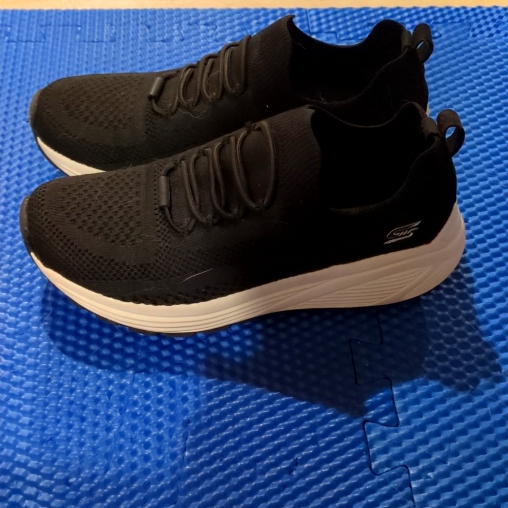 Skechers stretch slip on sneakers